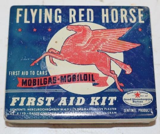 Flying Red Horse Mobil Gas First Aid Kit (1 of 3)