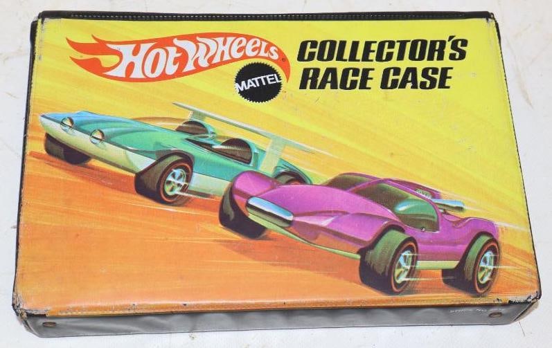 1969 Hot Wheels Redline Collectors Race Case (1 of 3)