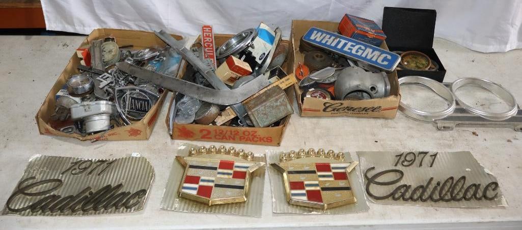 Large Cadillac Emblems, Barracuda light, Hercules Placard (1 of 4)