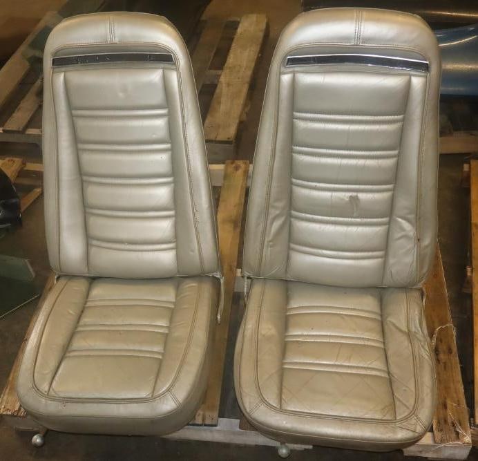 Pair of Chevrolet Corvette Bucket Seats 1973-1978 (1 of 6)