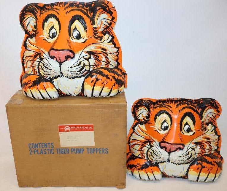 NOS Esso Tiger Gas Pump Globe Toppers (1 of 9)