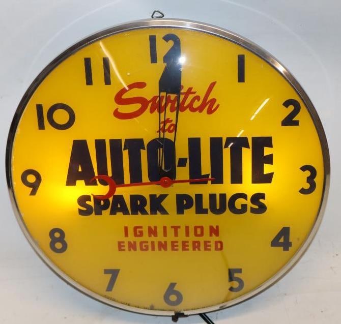 Telechron Auto-Lite Spark Plugs Lightup Advertising Clock (1 of 9)