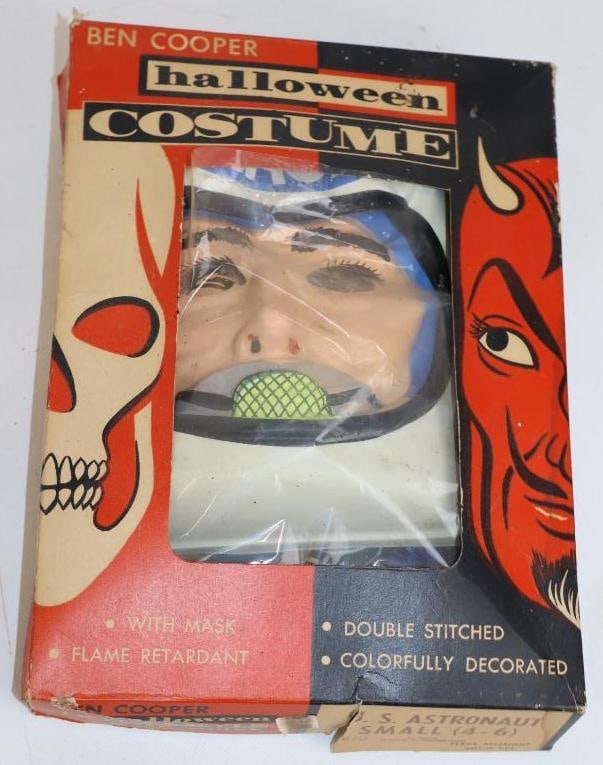 Ben Cooper US Astronaut Halloween Costume in Original Box: 8.5x11x2.75 Size Small