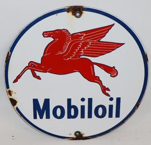 Mobiloil Porcelain Reproduction Gas Pump Plate (1 of 5)