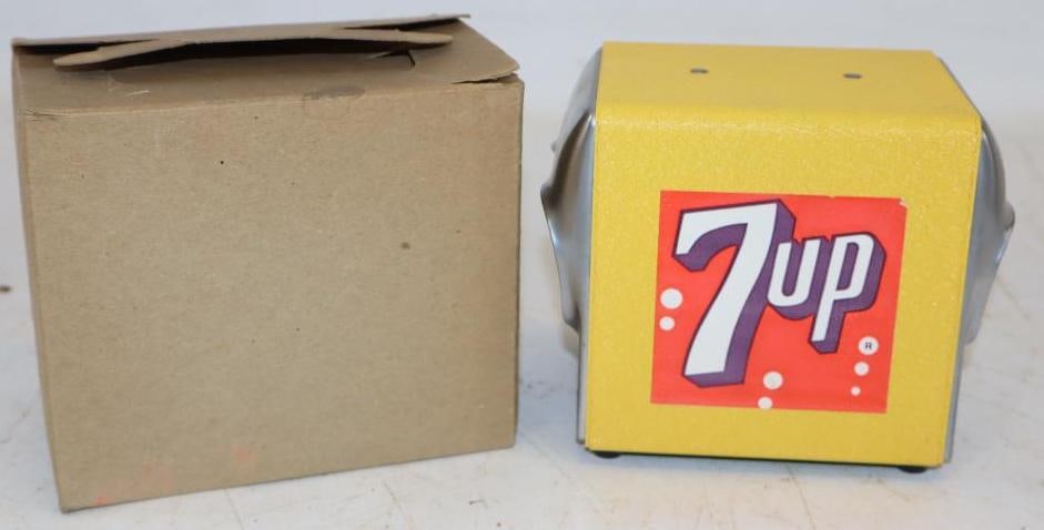 7up Advertising Napkin Dispenser with Original Box (1 of 5)