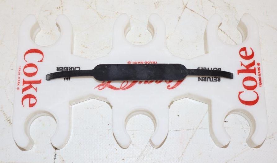 Plastic Coca-Cola 6 Bottle Carrier (1 of 2)