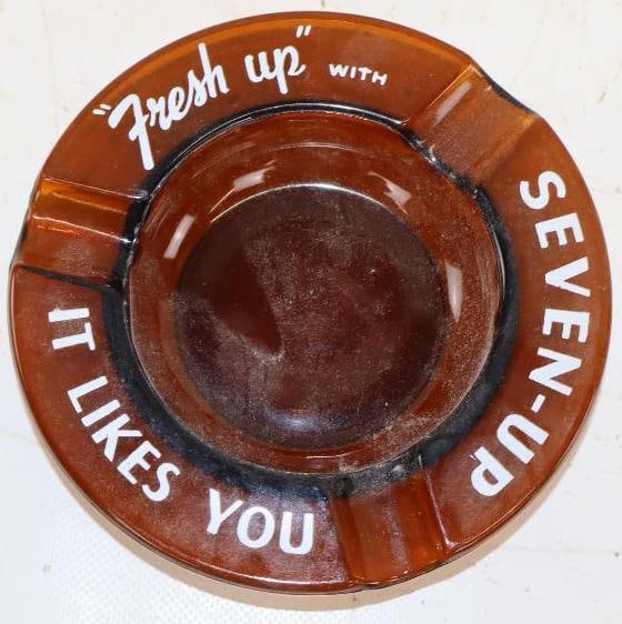 Fresh Up with 7UP It Likes You Glass Advertising Ash Tray: 5.5" x 5.5" x 1"