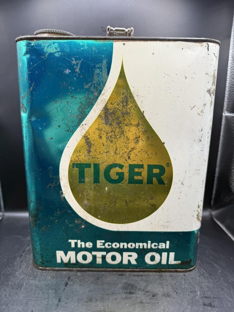 Tiger: Good color, condition throughout, Lion Oil Co, El Dorado Arkansas