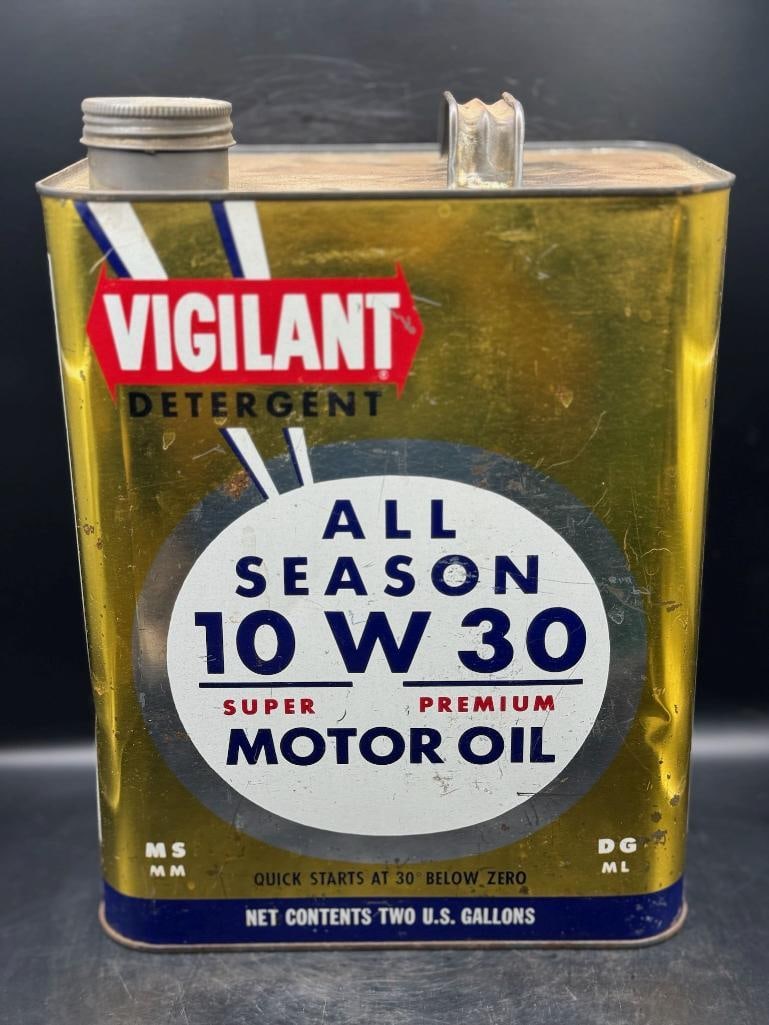 Vigilant Detergent All season 10 W 30: Good condition, Chrome, small scratches