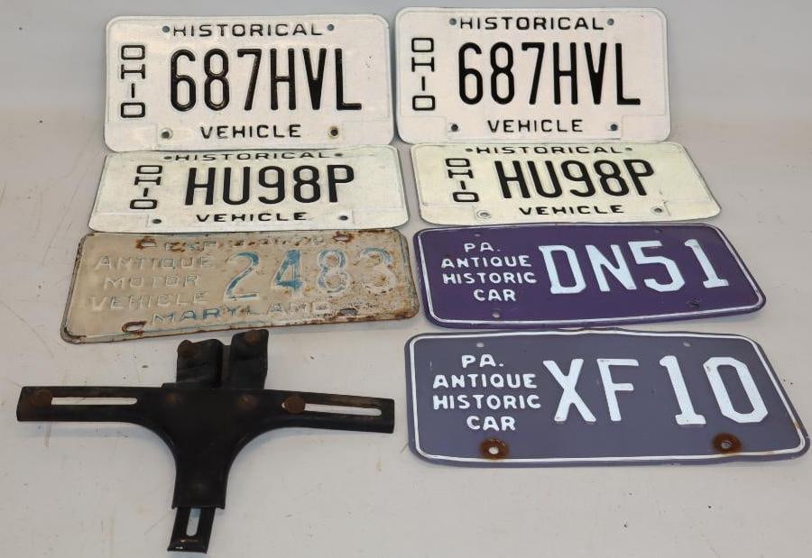 Group of 8 Antique Automobile License Plates & Bracket (1 of 4)