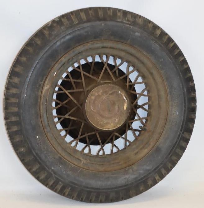 Atlas 5.5 x 17 - 4 Ply Tire with Wire Rim & Chevrolet Aftermarket Hubcap: 28" x 28" x 8"