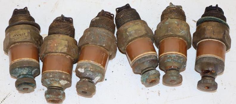 Group of 6 Carbon Proof Auburn Spark Plugs (1 of 5)