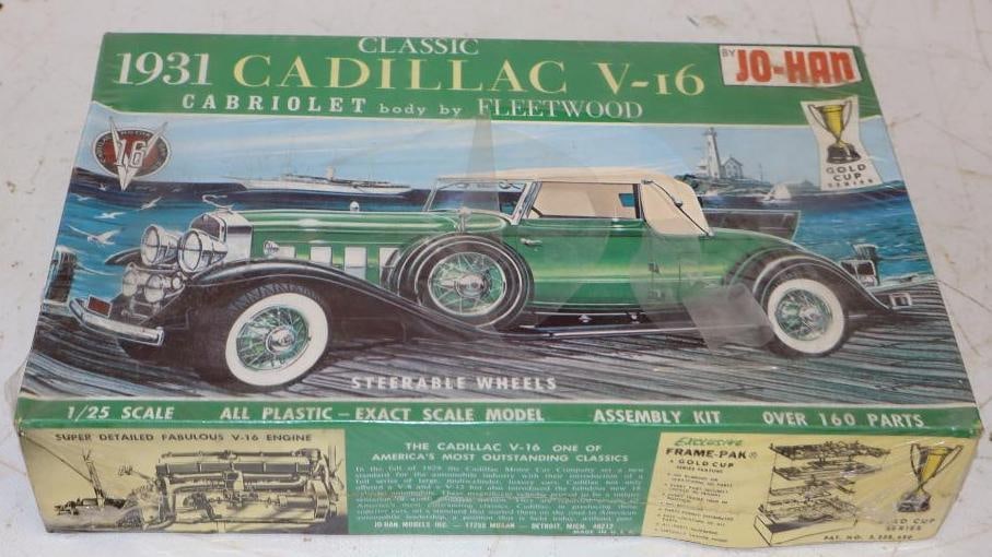 Jo-han 1931 Cadillac V16 1/25th Scale Model in Original Box (1 of 3)