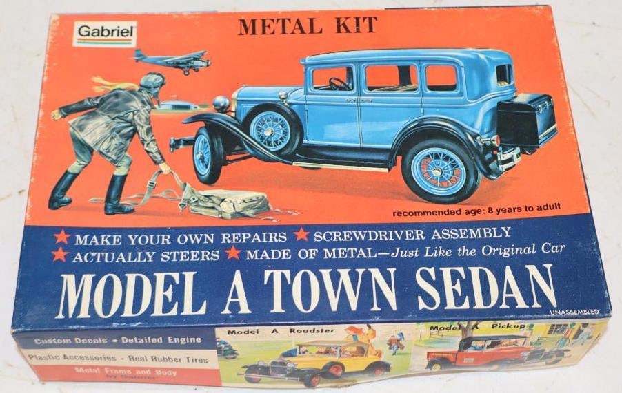 Gabriel Model A Town Sedan Metal Model Kit in Original Box (1 of 4)
