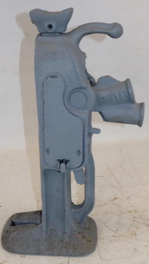 Simple 85a Vintage 5ton Car Jack: 17x7.5x5 Jack Has Been Sanded and Primered