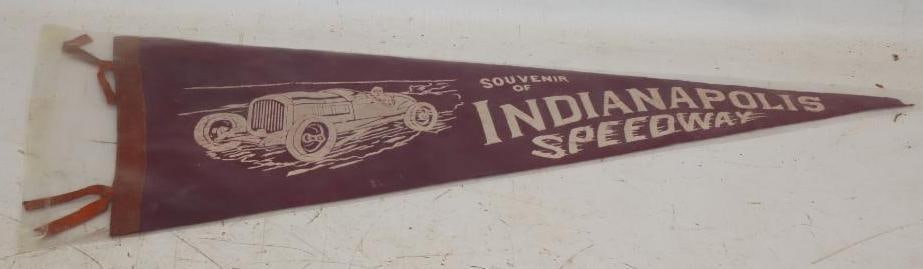 1930s Indianapolis 500 Speedway Souvenir Pennant (1 of 2)