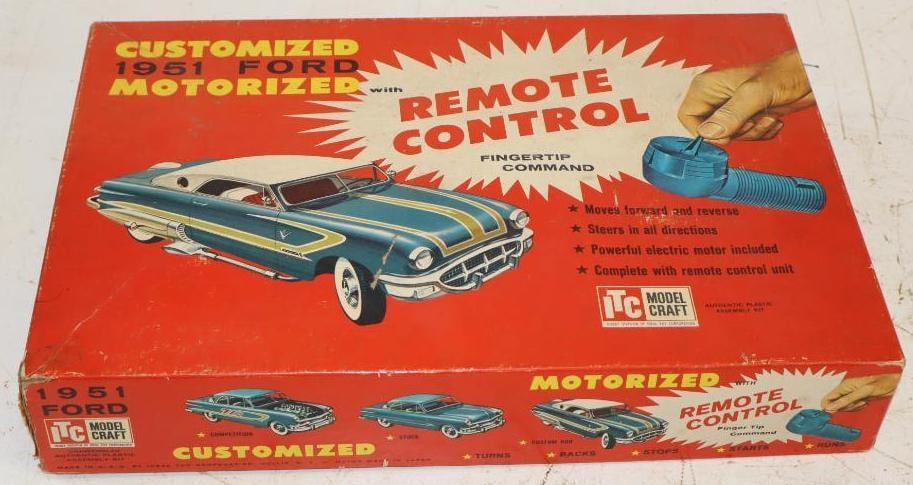 1951 Ford Motorized Model Car in Original Box (1 of 4)