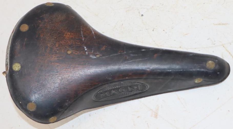 Magni Chiorda Extra Early Leather Bike Seat: 11" x 6.5" x 3.5"