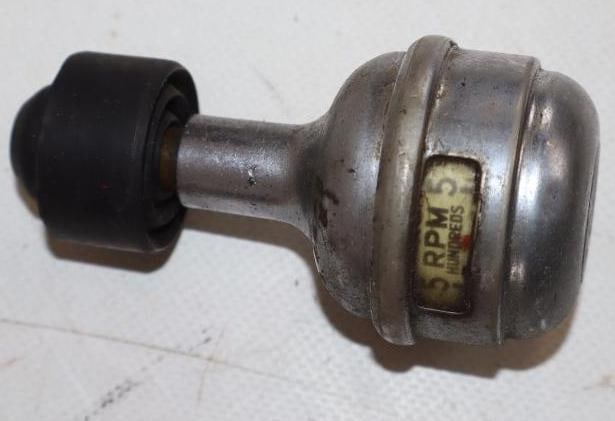 Early Automobile AC Rolling RPM Gauge (1 of 2)