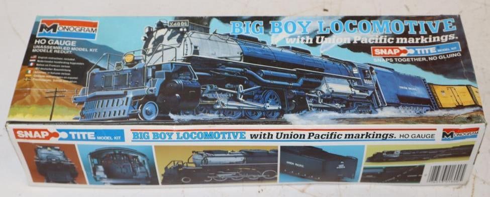 1984 Union Pacific 1/87 Scale Big Boy Locomotive Train Model in Original Box (1 of 4)