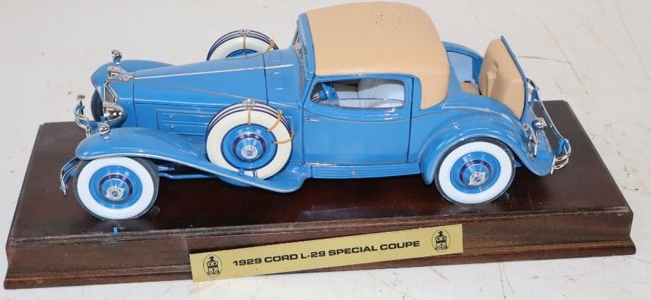 1929 Cord L-29 Special Coupe Model with Wooden Base (1 of 3)