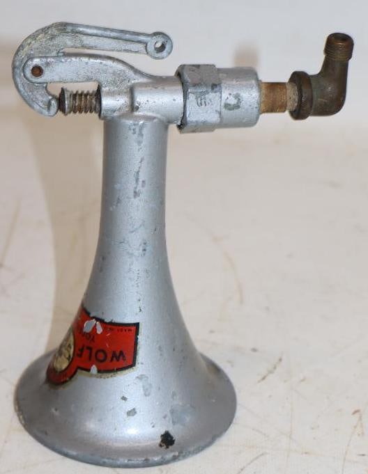 Hollywood Wolf Whistle Yoder MFG. Co.: 3.5" x 3.5" x 6"