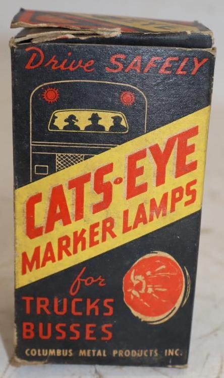 Cats-Eye Marker Lamp for Trucks and Busses in Original Box (1 of 4)