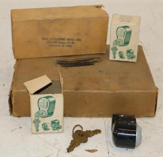 Group of 14 Norgene MFG. I Lock Universal Tire Nut Locks in Original Boxes (1 of 4)