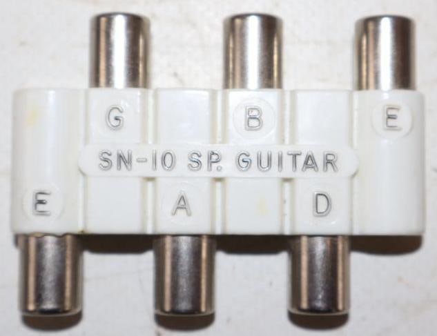Kratt SN10 Super Guitar Pitch Pipe: 2.5" x 2"