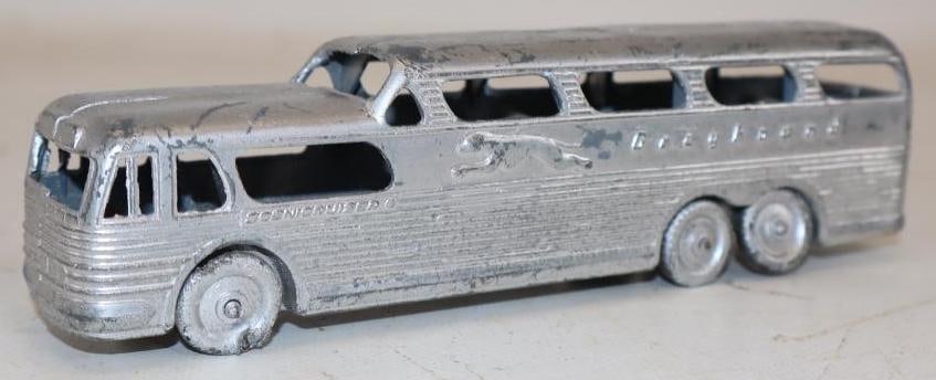 Greyhound Sinecures Toy Diecast Bus: 1.5x6.75x.1.75, Looks to Be Repainted