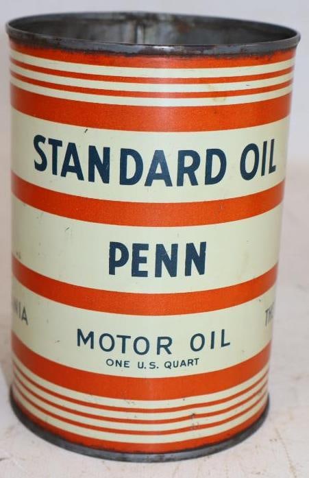 Standard Oil Penn Metal One Quart Oil Can: Missing top lid. Empty. 32oz