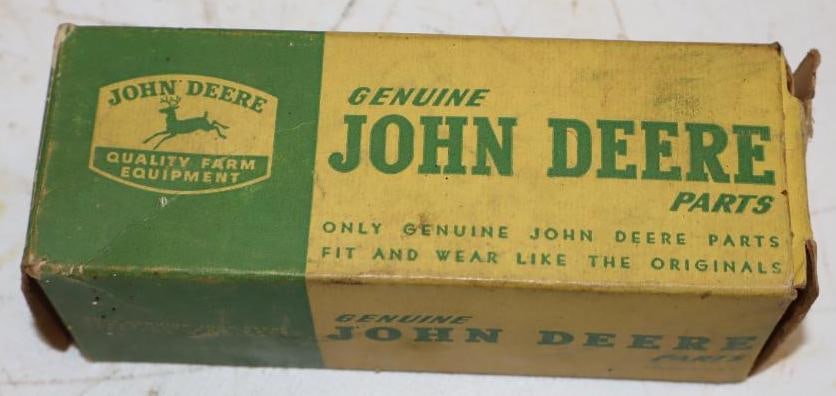 John Deere Tractor 115 Lever in Original Box: 5.5" x 2" x 2"