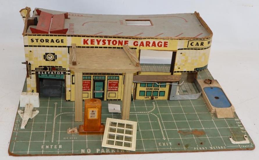 Keystone Garage Service Station Playset (1 of 5)