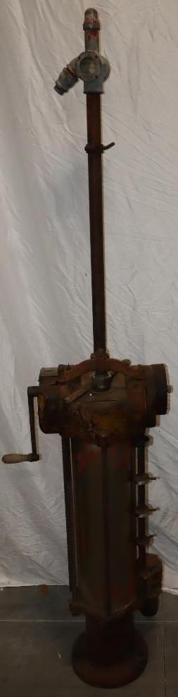 Bowser 101 Curb Gas Pump With Overhead Discharge (1 of 11)