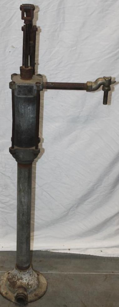 Standard Oil Gilbert & Barker Model 1 Oil Pump (1 of 7)