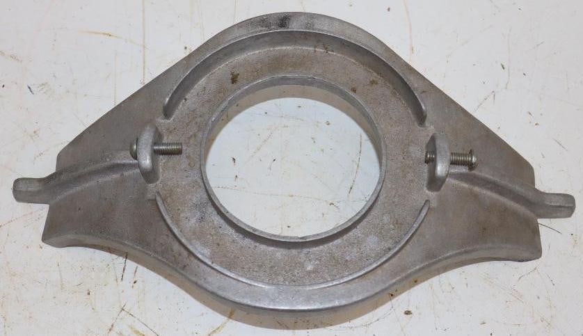 Wayne 60 Recast Aluminum Gas Pump Globe Bracket (1 of 3)