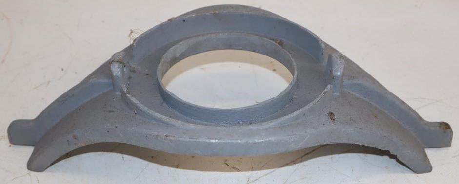 Wayne 60 Recast Aluminum Gas Pump Globe Bracket (1 of 3)