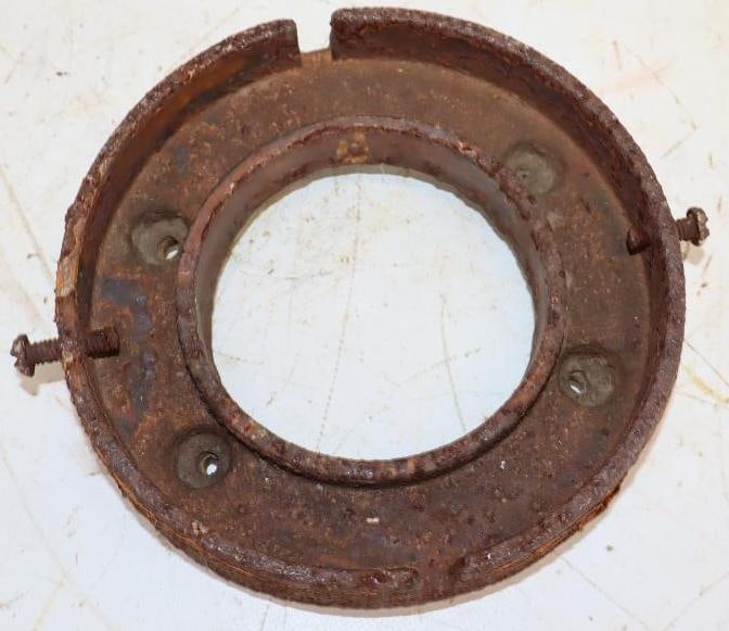 Wayne 60 Original Gas Pump Globe Bracket (1 of 3)