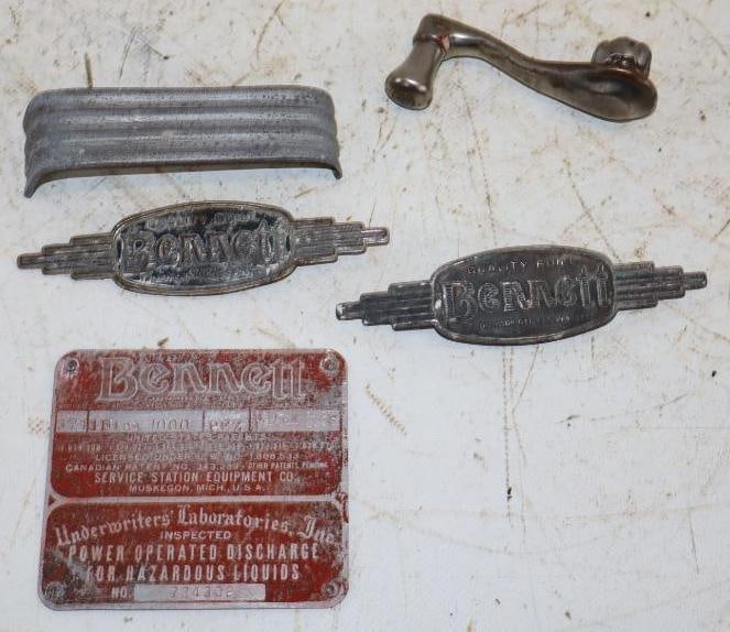 Group of 5 Bennett 371 Gas Pump Parts (1 of 4)