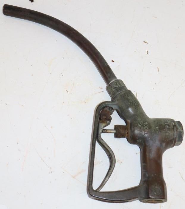 Powell Model 963 Brass Gas Pump Nozzle (1 of 4)