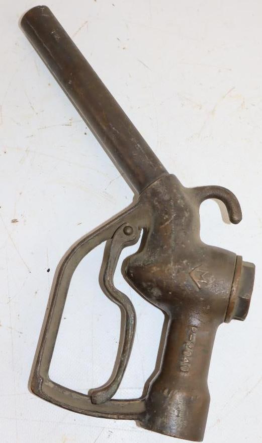 Morrison Dubuque Model 2040 Brass Gas Pump Nozzle (1 of 4)