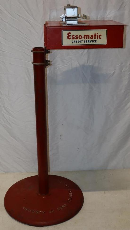 Esso Matic Credit Card Machine And Cabinet Mounted on Standard Oil SO Embossed Curb Sign Base (1 of 8)