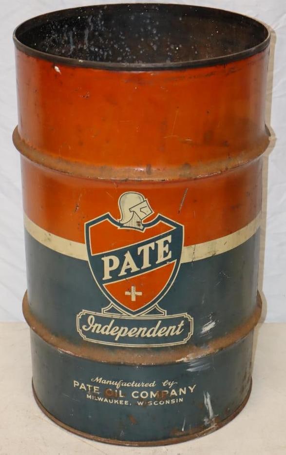 Pate Oil Company Independent Grease Barrel: 14x14x23