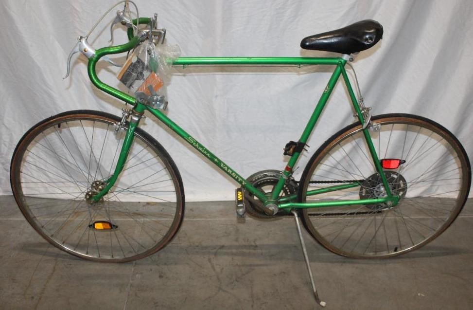 Schwinn Varsity 10 Speed Road Bike With Owners Manual: 39.5x68