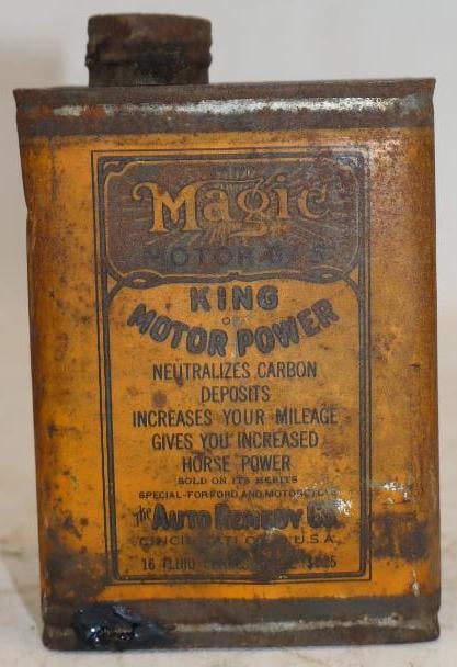 Magic Motorgas Early Automotive Advertising Tin: 16 oz empty