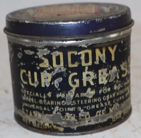 Socony 1 Pound Grease Can (1 of 3)