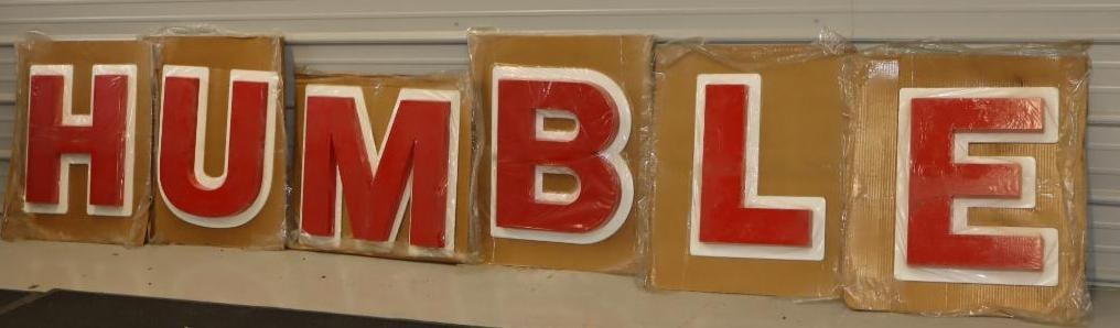 Humble Gas Station Plastic Letters in Original Packaging (1 of 4)