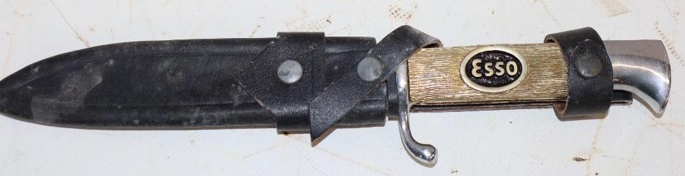 Esso Advertising Bowie Knife with Leather Case (1 of 3)