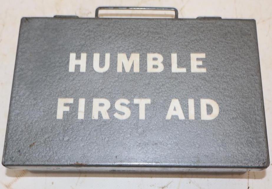 Humble Oil Company First Aid Kit with Contents (1 of 5)