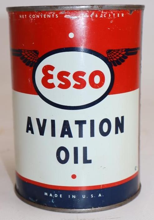 Esso Aviation with Wings 1 Quart Metal Oil Can (1 of 3)